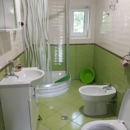 Bed & Breakfast у михайла *