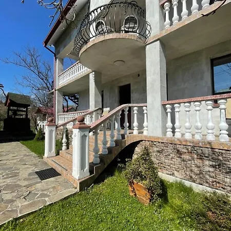 у михайла Bed & Breakfast *